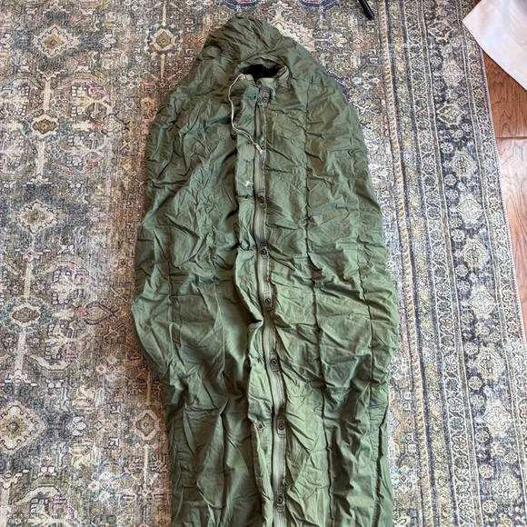 USGI Other - US Military Extreme Cold Weather Sleeping Bag Olive Drab Green Vintage Mummy Bag